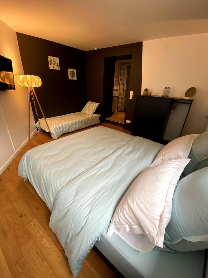 Au 10 Bed & Breakfast Luisant Esterno foto