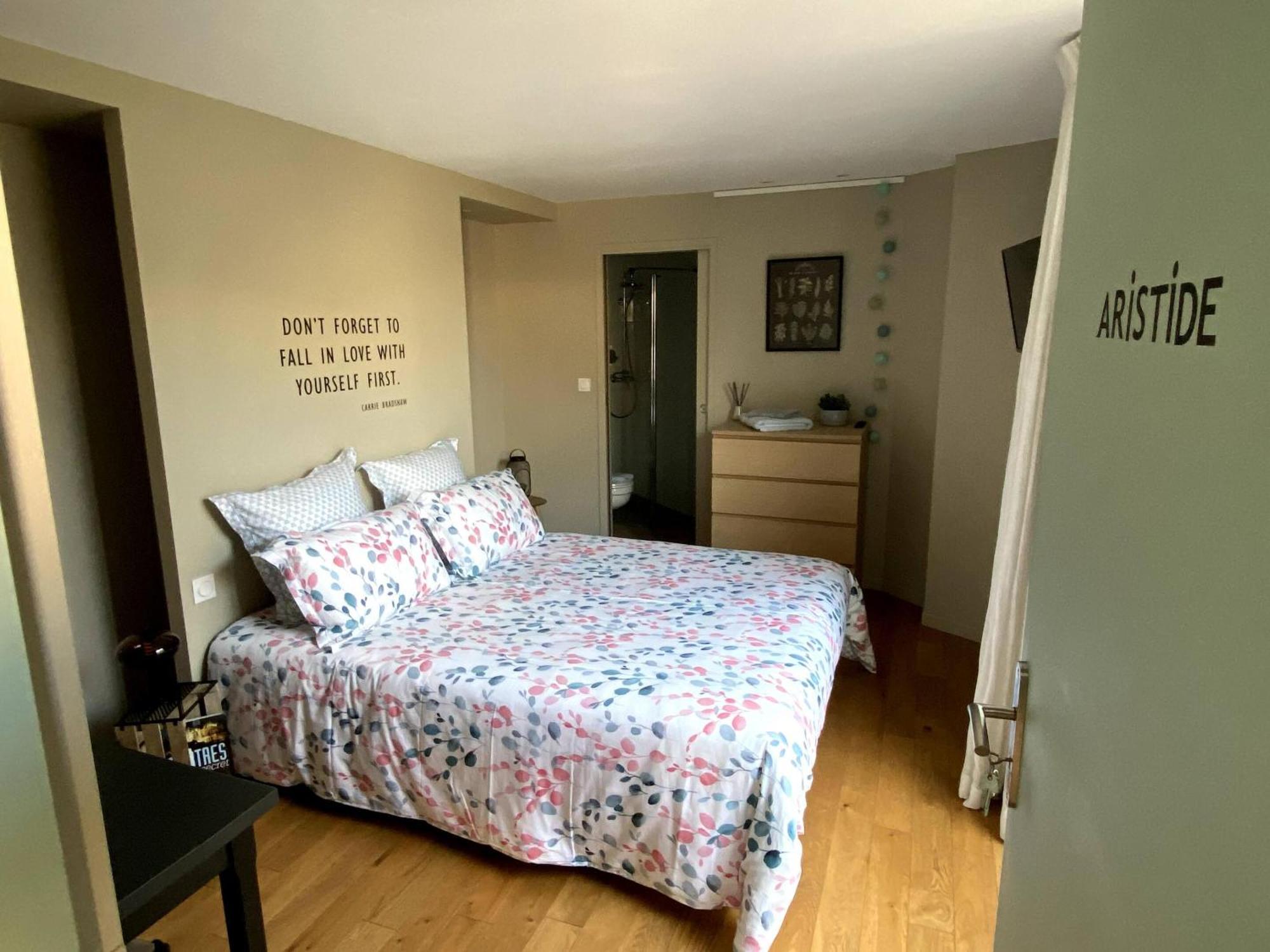 Au 10 Bed & Breakfast Luisant Camera foto